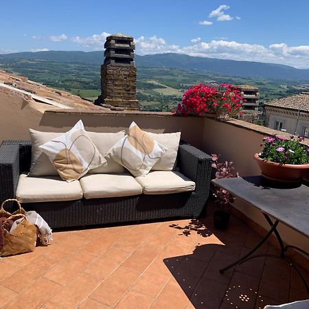 La Terrazza Sul Verde, Vista Mozzafiato In Pieno Centro Daire Todi Dış mekan fotoğraf