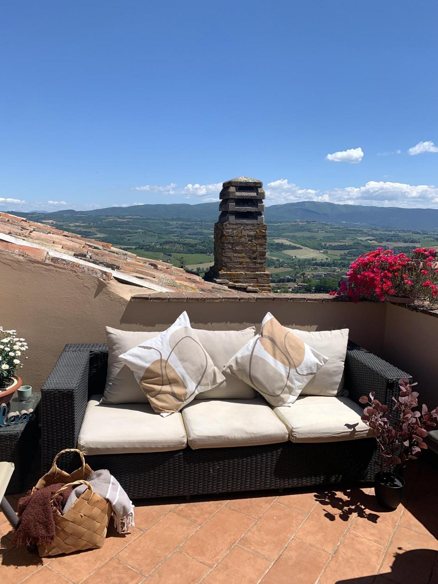 La Terrazza Sul Verde, Vista Mozzafiato In Pieno Centro Daire Todi Dış mekan fotoğraf